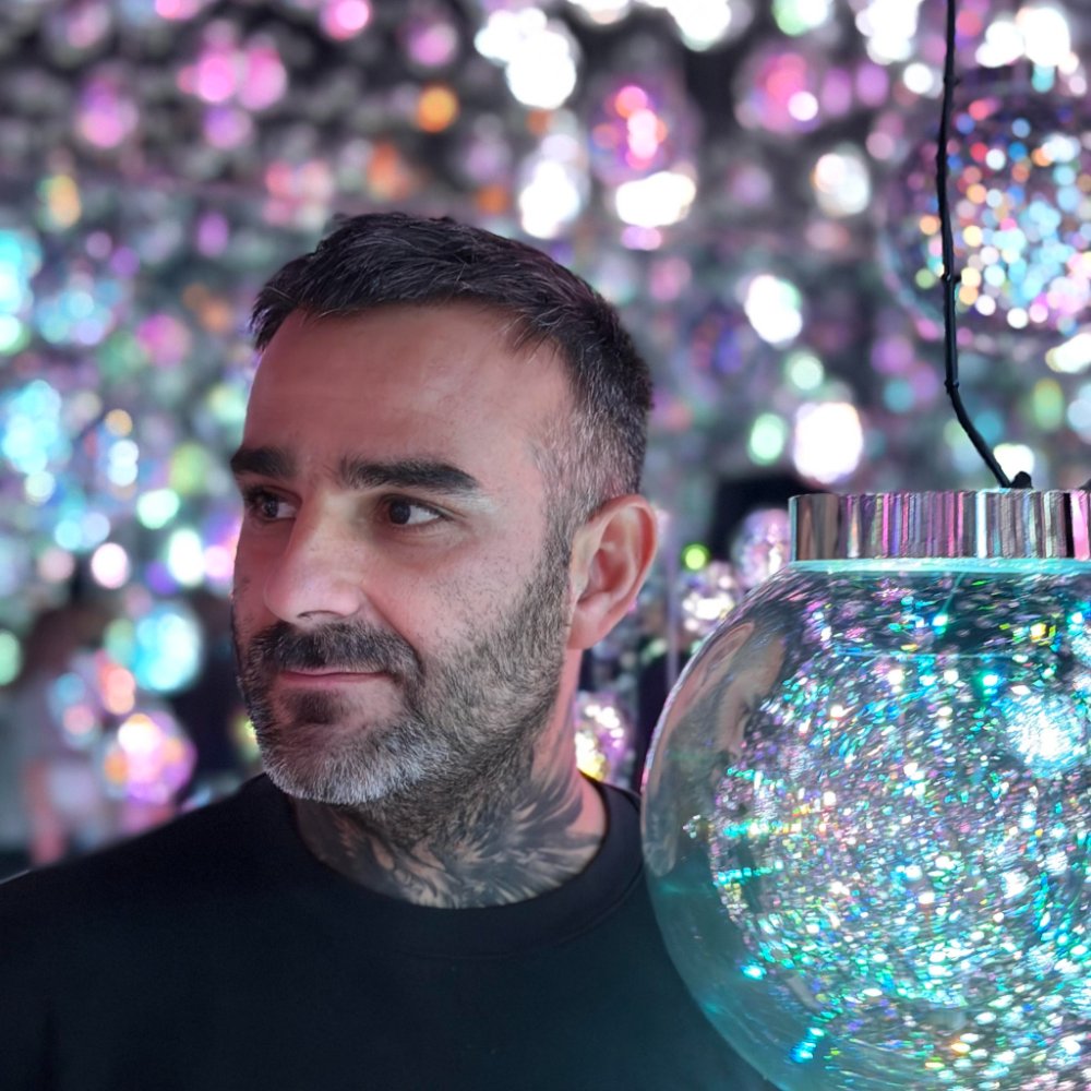 Portrait of Julien Jimenez, founder of MoveInSnap